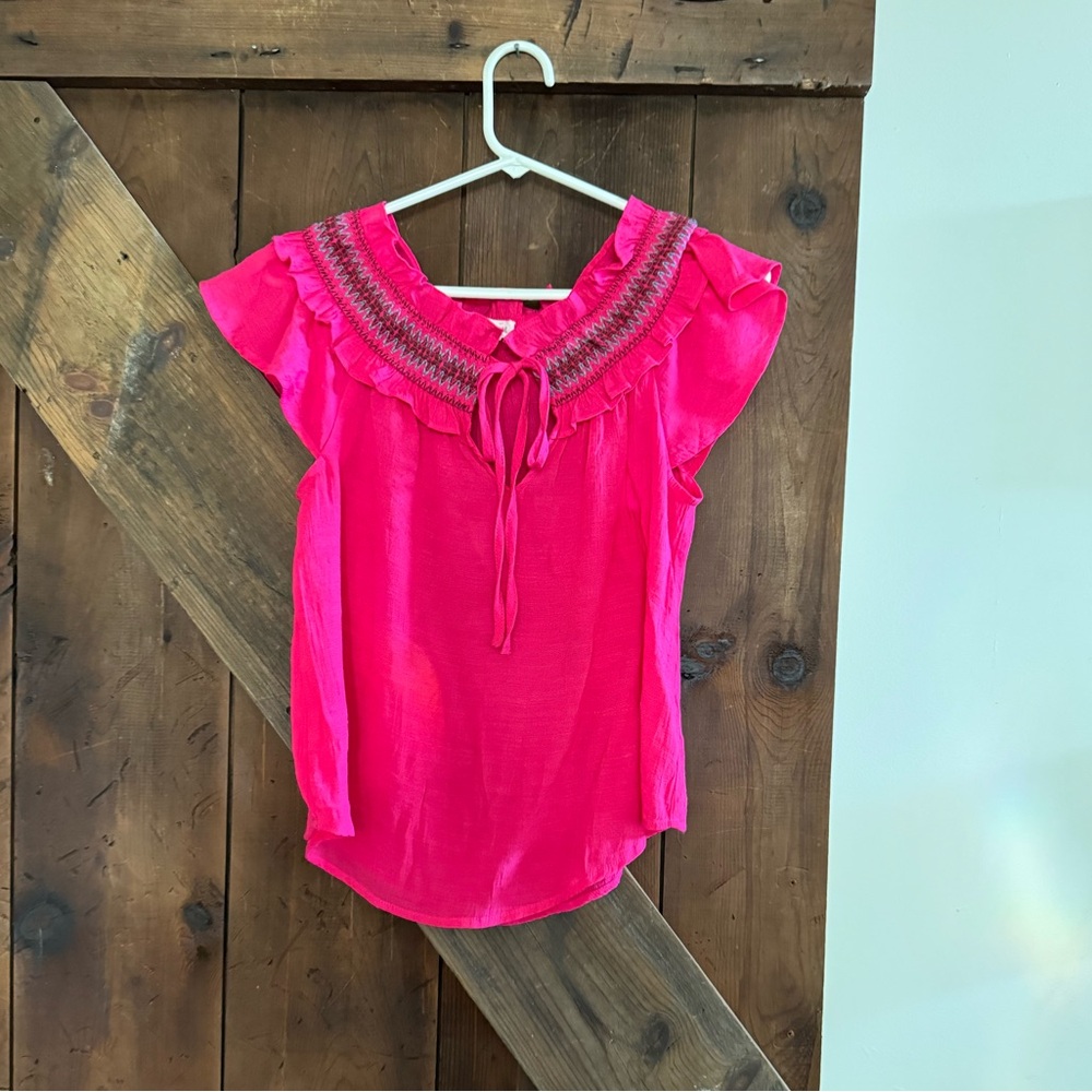 Hot Pink Blouse 🔥 - Picture 2 of 3